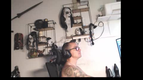 hotkinkytat online show from April 30, 2026, 10:54 am