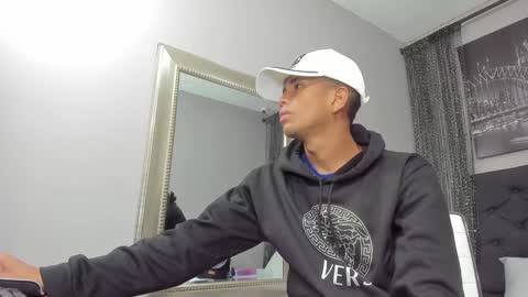 Snapshot of hotkoljeixxx chatting on February 5, 2025, 3:34 am Hotkoljei online show from February 5, 2025, 3:34 am