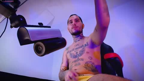 HoTLatinoX20CM online show from March 15, 2026, 6:03 pm