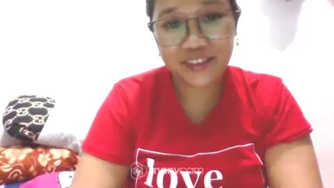 hotlavender online show from January 15, 2025, 2:17 am