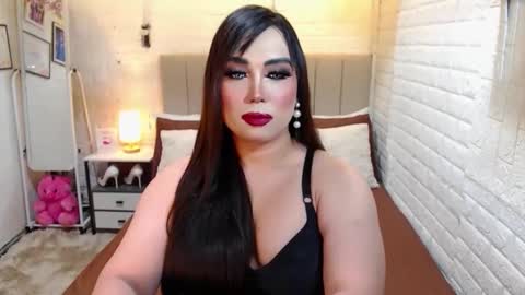 Snapshot of hotlexus69 chatting on October 5, 2025, 8:18 pm LEXUS online show from October 5, 2025, 8:18 pm