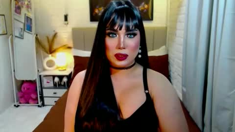 Snapshot of hotlexus69 chatting on December 16, 2025, 1:10 am LEXUS online show from December 16, 2025, 1:10 am