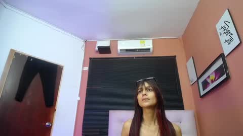 Snapshot of hotlittlechill chatting on February 15, 2025, 5:28 pm hotlittlechill online show from February 15, 2025, 5:28 pm