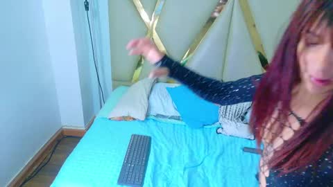 Snapshot of hotlittlechill chatting on October 21, 2025, 8:09 pm hotlittlechill online show from October 21, 2025, 8:09 pm