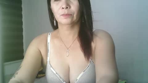 hotmamajen4u online show from May 4, 2026, 11:12 pm