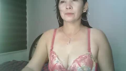 hotmamajen4u online show from May 11, 2026, 12:22 pm