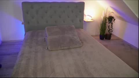 Snapshot of hotmilfbitch chatting on June 13, 2026, 8:40 pm hotmilfbitch online show from June 13, 2026, 8:40 pm