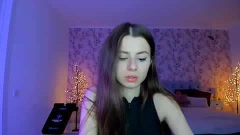 hotmolly_ online show from March 22, 2026, 8:01 pm