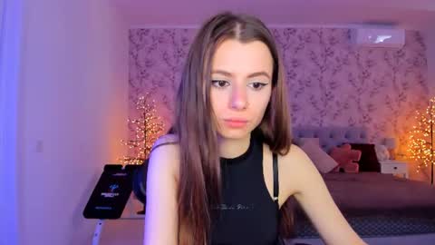 Snapshot of hotmolly_ chatting on June 11, 2026, 10:02 am hotmolly_ online show from June 11, 2026, 10:02 am