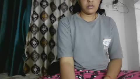 Snapshot of hotnsweetindian chatting on November 1, 2025, 4:53 pm lola online show from November 1, 2025, 4:53 pm
