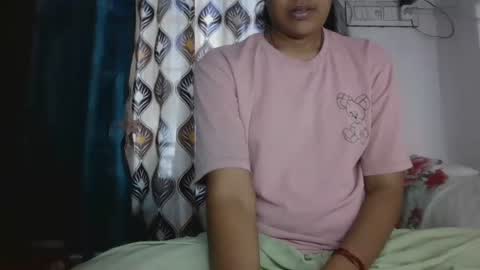 Snapshot of hotnsweetindian chatting on February 12, 2026, 7:25 am lola online show from February 12, 2026, 7:25 am