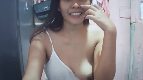 Snapshot of hotpink4u04 chatting on November 11, 2025, 11:43 am hotpink4u04 online show from November 11, 2025, 11:43 am