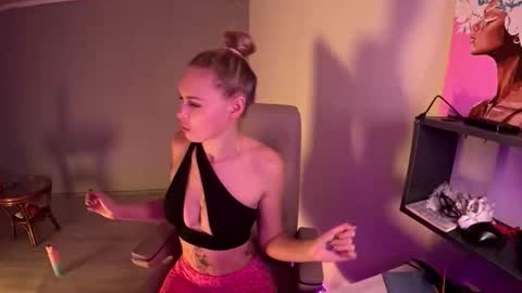 Snapshot of hotprincess2hot chatting on November 28, 2025, 11:13 am hotprincess2hot online show from November 28, 2025, 11:13 am