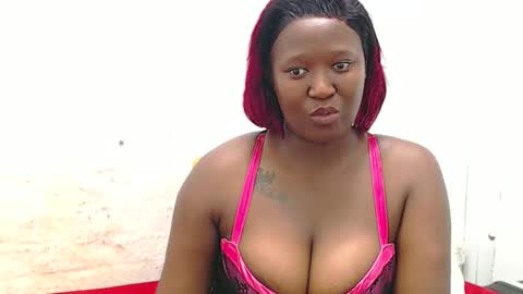 hotsexytracyx online show from December 24, 2024, 11:44 pm