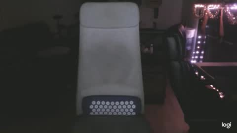 hotstud4uu online show from January 18, 2026, 12:14 am