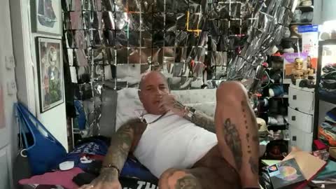 hotstuff775616 online show from April 28, 2026, 2:10 am