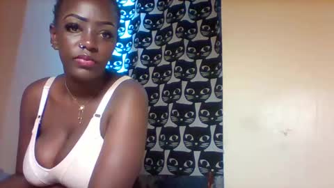 Snapshot of hott_amalia chatting on December 5, 2025, 1:52 pm Amalia online show from December 5, 2025, 1:52 pm