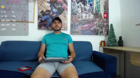 Snapshot of hott_asses chatting on December 13, 2024, 10:13 pm hott_asses online show from December 13, 2024, 10:13 pm