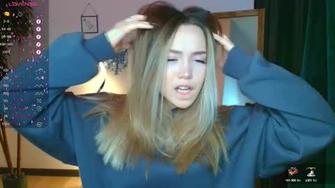 Snapshot of hottease_pvt chatting on January 3, 2025, 8:32 am hello Im Eva online show from January 3, 2025, 8:32 am