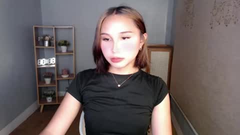 Snapshot of hottest_girl_vivianexx chatting on March 8, 2025, 10:22 am online show from March 8, 2025, 10:22 am