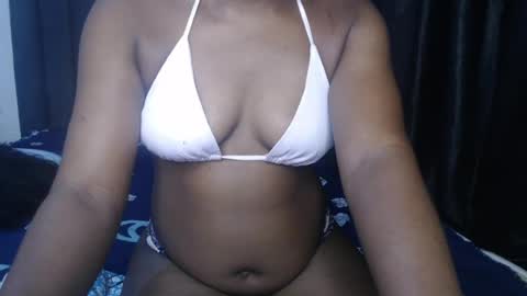 Snapshot of hottie_ebonie chatting on July 17, 2026, 10:11 am Ella online show from July 17, 2026, 10:11 am