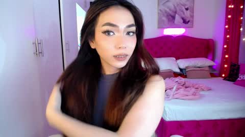 Snapshot of hottie_lexie chatting on December 22, 2024, 9:11 am LEXIE- dont forget to give me thumbs up online show from December 22, 2024, 9:11 am