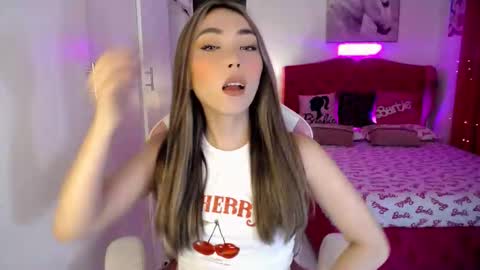 Snapshot of hottie_lexie chatting on October 17, 2025, 6:21 pm LEXIE- dont forget to give me thumbs up online show from October 17, 2025, 6:21 pm