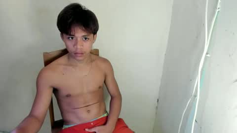 Snapshot of hottie_migs chatting on April 15, 2026, 8:42 pm hottie_migs online show from April 15, 2026, 8:42 pm