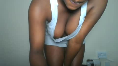 Snapshot of hottie_vera chatting on June 16, 2026, 7:16 pm vera online show from June 16, 2026, 7:16 pm