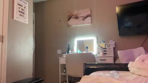 Snapshot of hottiewithabody101 chatting on November 1, 2025, 7:10 am hottiewithabody101 online show from November 1, 2025, 7:10 am