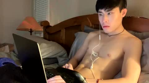 hottiewithabody101 online show from April 1, 2026, 1:12 pm