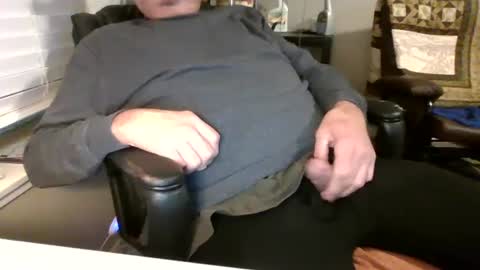 Snapshot of hottop_1981 chatting on January 16, 2025, 2:51 am Hottop 1981 online show from January 16, 2025, 2:51 am