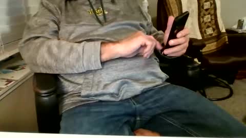 Snapshot of hottop_1981 chatting on November 2, 2025, 2:14 am Hottop 1981 online show from November 2, 2025, 2:14 am