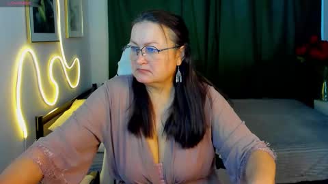 Anna online show from March 3, 2026, 2:39 am