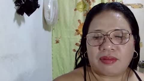 Snapshot of hottycrissy4u chatting on May 1, 2026, 1:16 pm hottycrissy4u online show from May 1, 2026, 1:16 pm