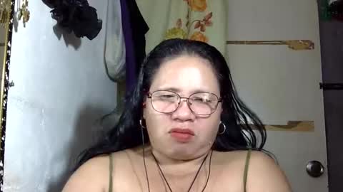 Snapshot of hottycrissy4u chatting on June 2, 2026, 1:24 pm hottycrissy4u online show from June 2, 2026, 1:24 pm