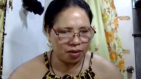Snapshot of hottycrissy4u chatting on June 4, 2026, 11:00 pm hottycrissy4u online show from June 4, 2026, 11:00 pm