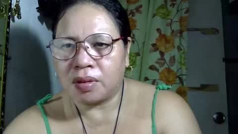 Snapshot of hottycrissy4u chatting on June 6, 2026, 1:21 am hottycrissy4u online show from June 6, 2026, 1:21 am