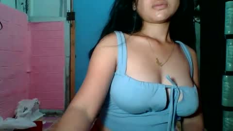 hotwild4u04 online show from December 6, 2024, 10:41 pm