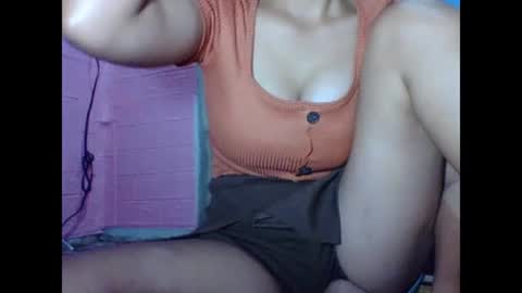 hotwild4u04 online show from December 14, 2024, 11:45 pm