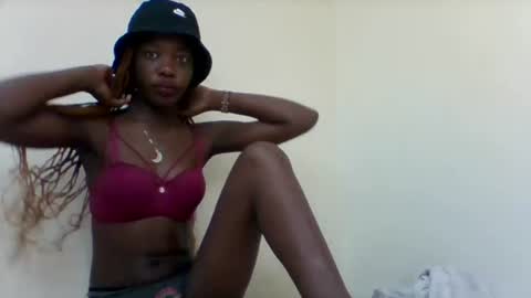 Snapshot of hotyqueen20 chatting on July 8, 2026, 10:42 am hotyqueen20 online show from July 8, 2026, 10:42 am