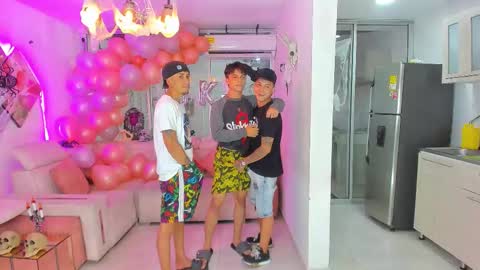 Snapshot of houseofwarrios chatting on October 30, 2025, 5:31 am we are Harry Jersi pablo and our mod talco online show from October 30, 2025, 5:31 am