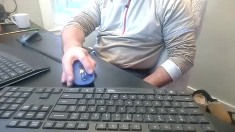 Snapshot of hoverday chatting on January 7, 2026, 3:36 pm hoverday online show from January 7, 2026, 3:36 pm