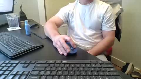 Snapshot of hoverday chatting on January 16, 2026, 10:14 pm hoverday online show from January 16, 2026, 10:14 pm