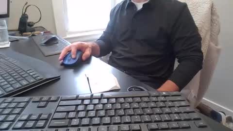 Snapshot of hoverday chatting on March 3, 2026, 6:36 pm hoverday online show from March 3, 2026, 6:36 pm