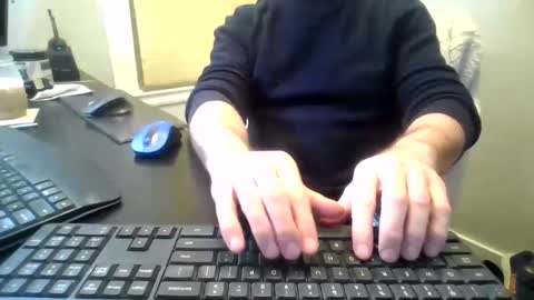 Snapshot of hoverday chatting on March 22, 2026, 3:32 am hoverday online show from March 22, 2026, 3:32 am