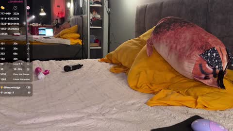 Elizabeth online show from December 24, 2024, 11:00 pm