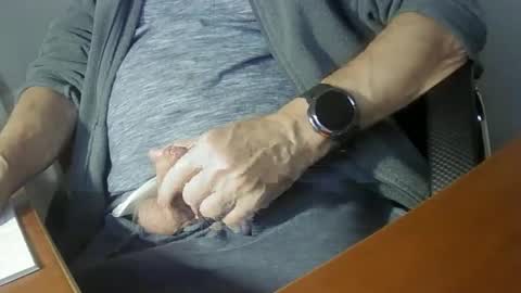 Snapshot of hpeter111 chatting on December 19, 2024, 7:29 pm Peter online show from December 19, 2024, 7:29 pm