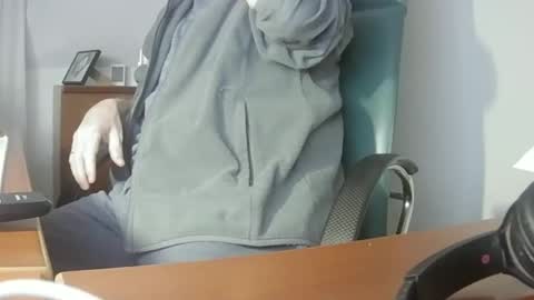 Snapshot of hpeter111 chatting on February 4, 2025, 9:10 pm Peter online show from February 4, 2025, 9:10 pm