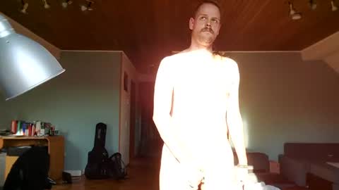 Snapshot of hsbpwdgmxde chatting on July 10, 2026, 5:15 pm Thommy online show from July 10, 2026, 5:15 pm